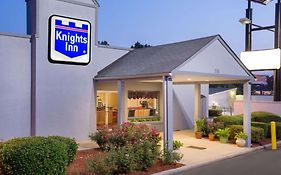 Knights Inn - Augusta